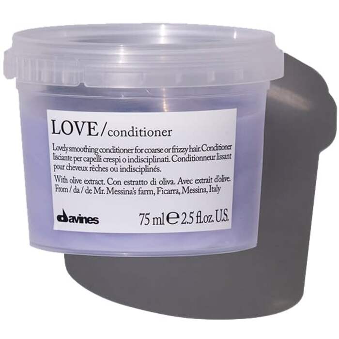 Davines „Essential Haircare Love“ glotninamasis kondicionierius (neklusniems ir garbanotiems plaukams)